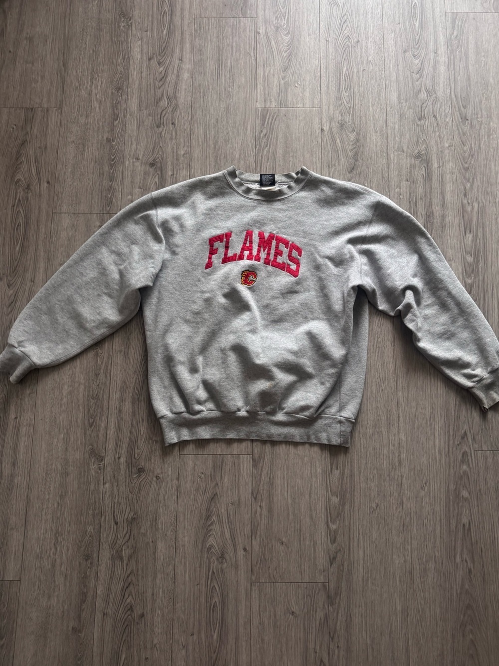 Vintage Calgary Flames Grey Crewneck Sweatshirt size L (44)